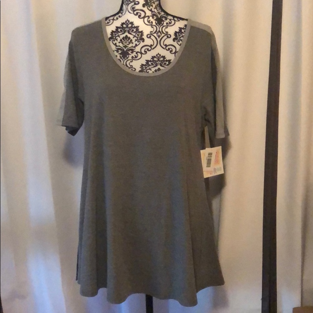 NWT LulaRoe Perfect T. Size L. Two tone grey.